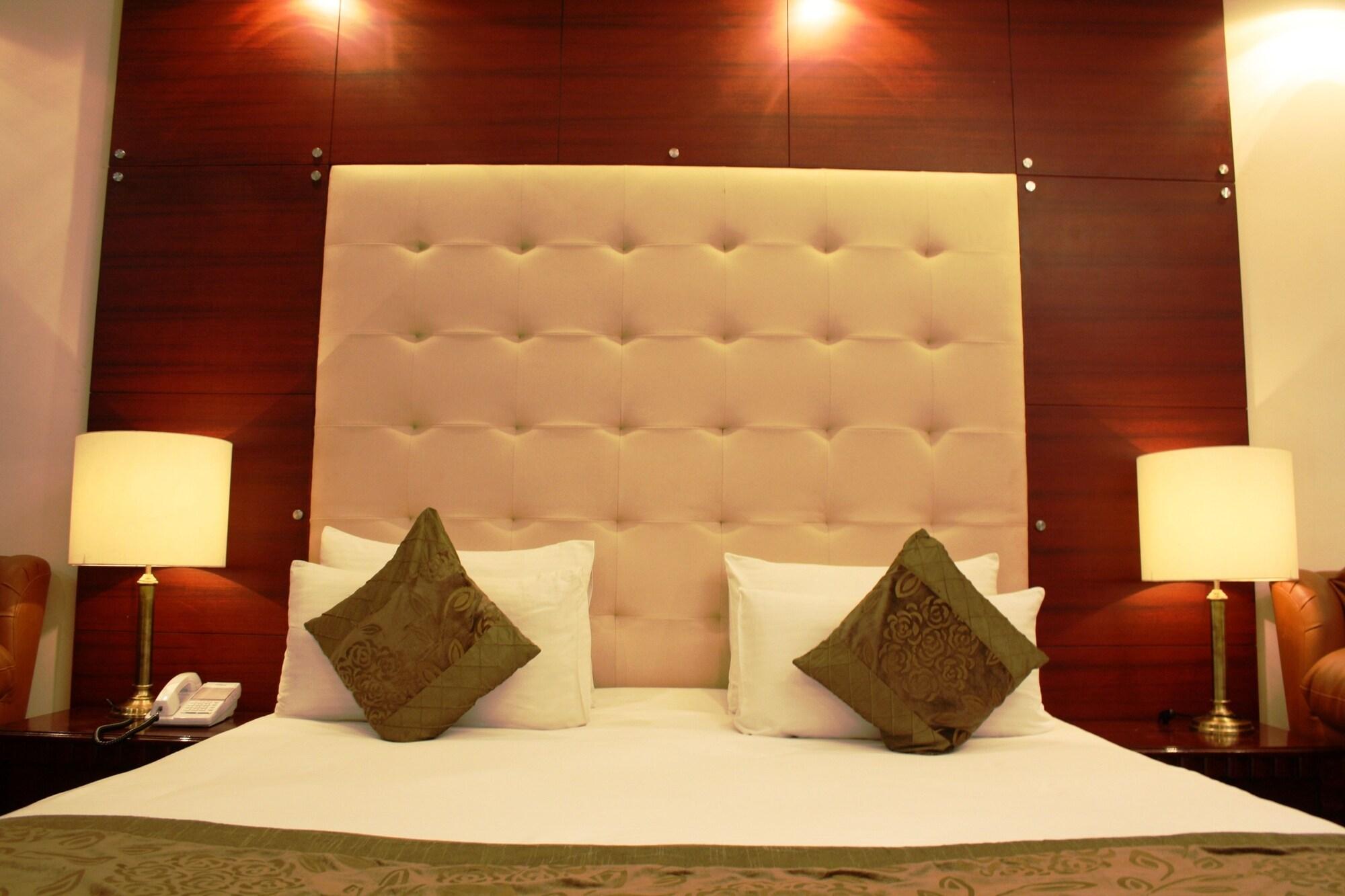 Oyo 367 Hotel Forest Green New Delhi Luaran gambar